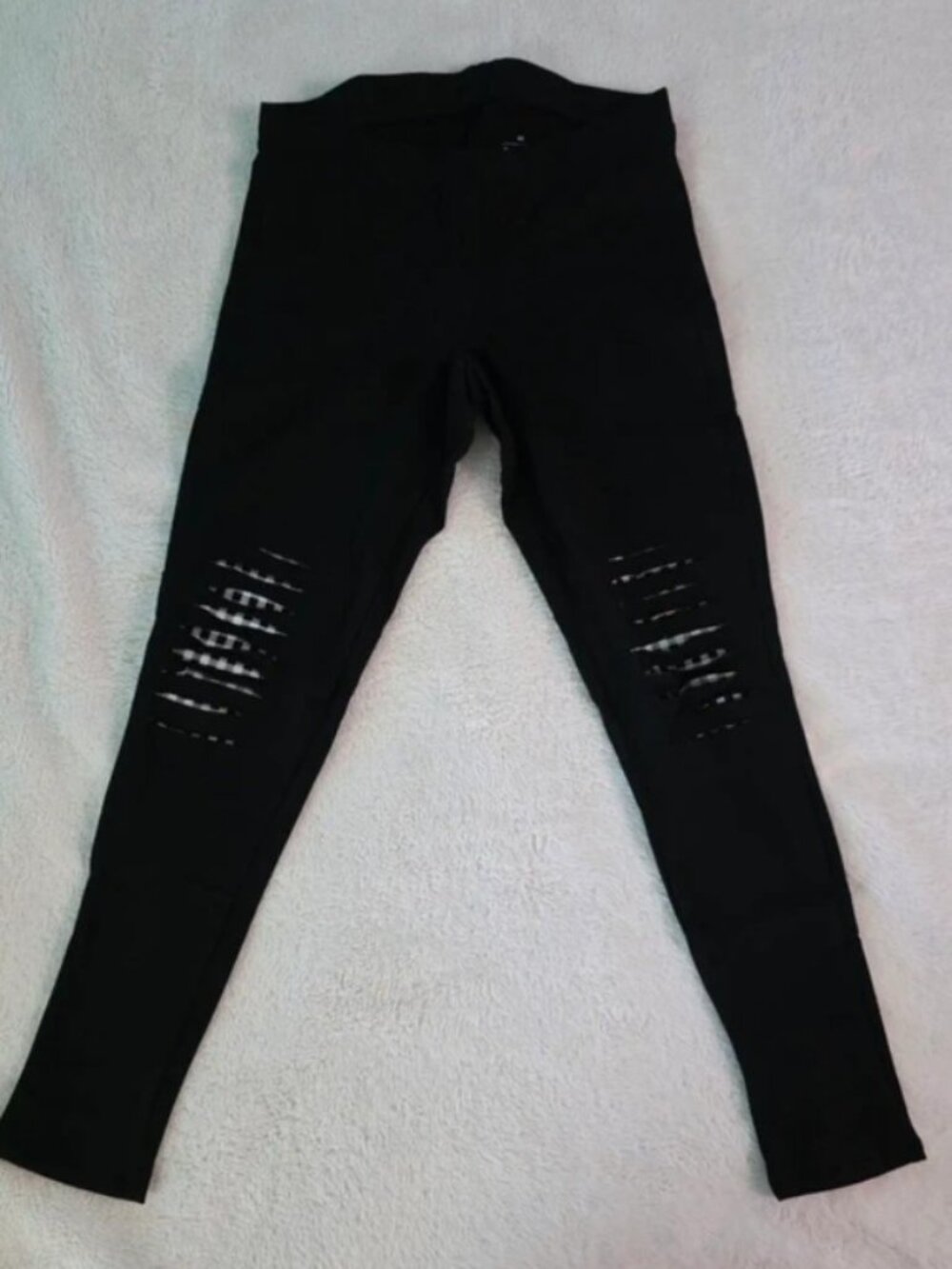 NWOT Torrid Distressed Leggings with Plaid accent - Size 00